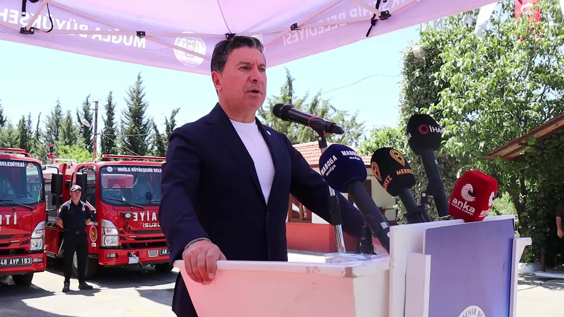 Muğla Büyükşehir Belediyesi tarafından Muğla’da 25 tanker mahallelere teslim edildi