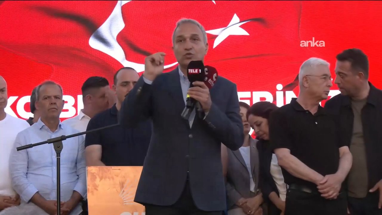 Suat Özçağdaş: "Bir kişi, üç kişi, beş kişi alarak, 20 belediye başkanı alarak bu partiye diz çöktüremeyeceğinizi burnunuz sürtüle sürtüle anlayacaksınız"