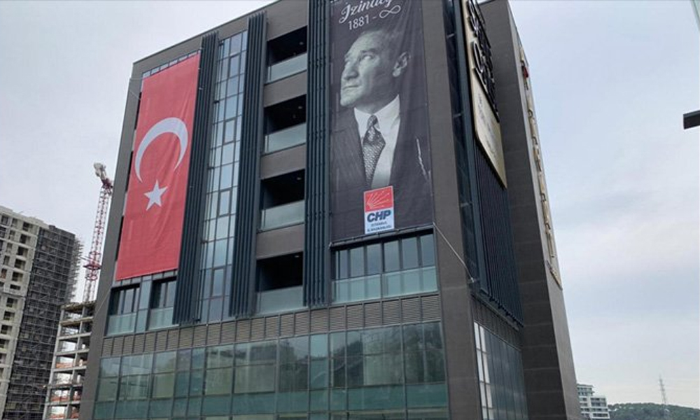 Son Dakika: CHP İstanbul İl Başkanlığı’na da kurşun!