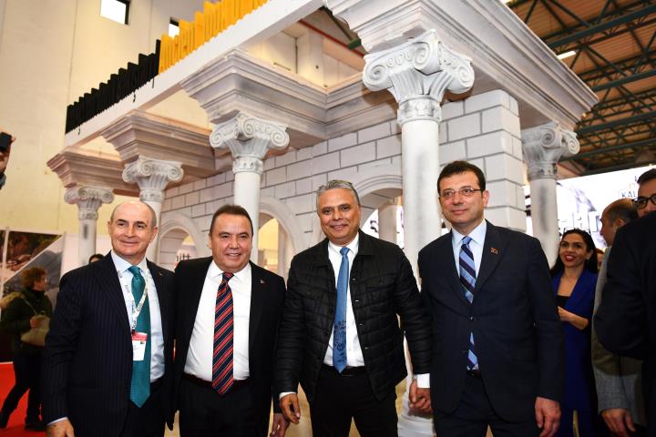 TÜYAP Fuar ve Kongre Merkezi’nde ki Fuara Murat Paşa Belediyesi, dünyanın beş büyük turizm fuarı arasında yer alan EMITT’e Kaleiçi temasıyla katıldı. Belediye Başkanı Ümit Uysal da yer aldı.
