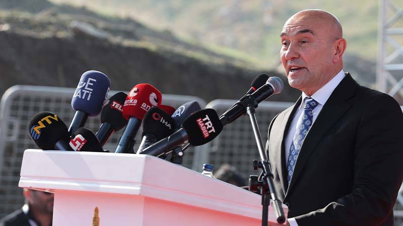 İzmir Büyükşehir Belediye Başkanı Tunç Soyer'den Erdoğan'a mektup: CHP’li belediye başkanı var diye İzmir'i cezalandırmayın.