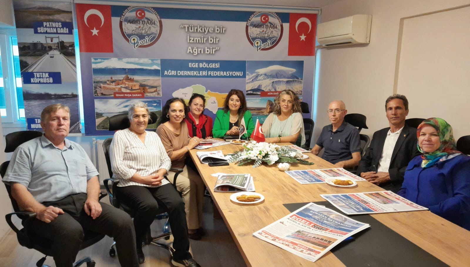 İZMİR AVRASYA BASIN YAYIN BİRLİĞİ YÖNETİM KURULU YENİ PROJELERİNİ AĞRILILAR’A ANLATTI
