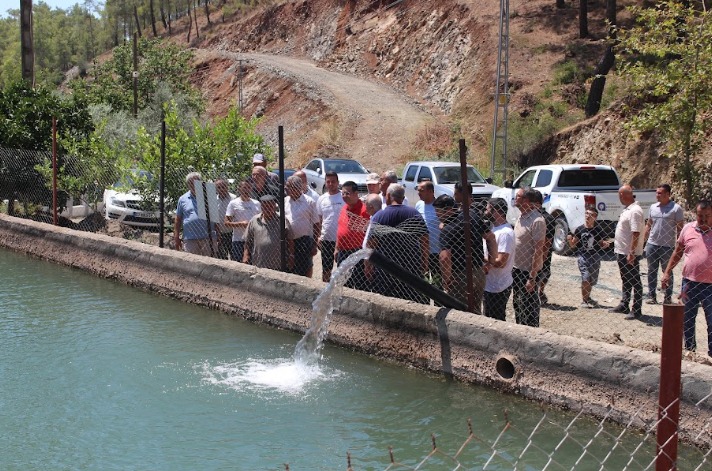 Büyükşehir'den Mavikentli çiftçilere sulama desteği 25 yıldır kullanılmayan hat aktif hale getirildi