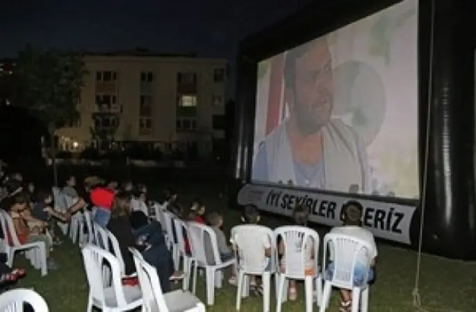 Ataşehir'de Akşamları Yazlık Sinema Keyfi