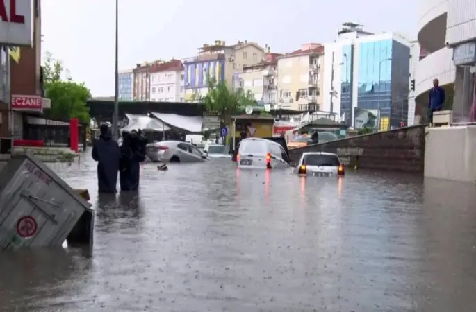 Ankara'da sağanak sele dönüştü