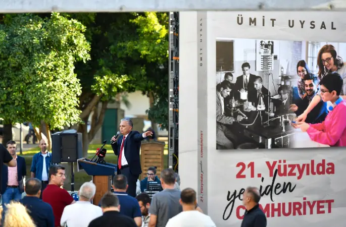 Antalya Belediye Başkanı Sn. Ümit Uysal,  Yeni Kitabı 21. Yüzyılda Yeniden Cumhuriyet 'in tanıtımında ‘Ahlak reformu yapmalıyız’  Dedi.