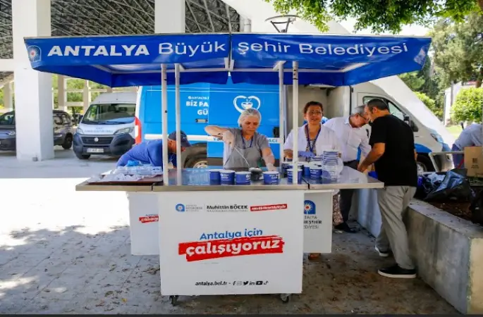 Antalya Büyükşehir Belediyesi, Muharrem ayı aşure ikramı  dağıtımı 19 ilçesinde  sürüyor