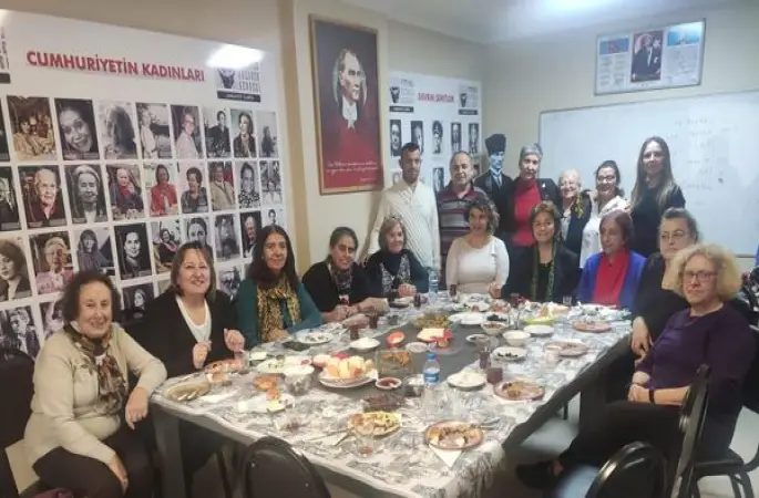 Atatürkçü Düşünce Derneği Ümraniye Şubemizde Kadınlarımız 5 Aralık Kadın Hakları Günü Kahvaltısında Bir Araya Geldiler
