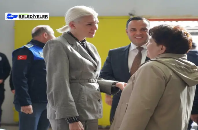 Başkan Melek Mızrak Subaşı, Kapalı Pazar’da Esnafla Buluştu: “Her Fırsatta Vatandaşımızı Dinlemeye Devam Edeceğiz” dedi.
