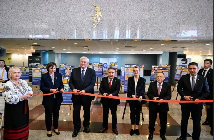 Başkan Muhittin Böcek ile Ukraynalı Bakan’dan anlamlı açılış   Doğan Hızlan Kütüphanesi’nde “Ukrayna Kitap Köşesi” oluşturuldu