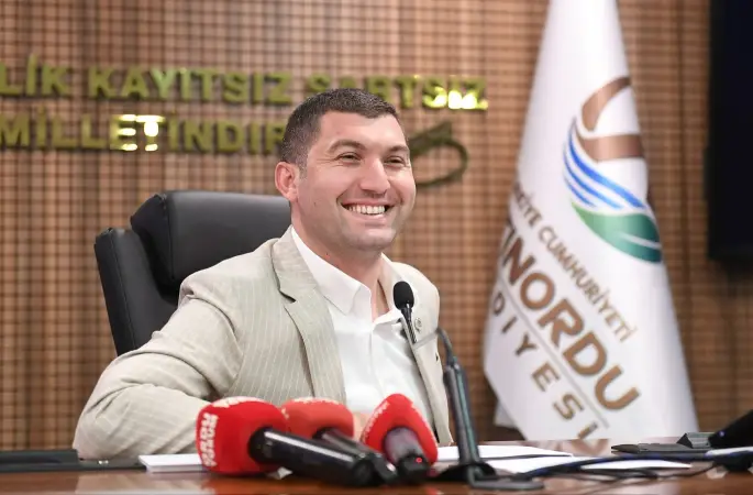 BAŞKAN ULAŞ TEPE’DEN ENGELLERİ KALDIRAN HİZMET: YILDIRAY’IN YOL HASRETİ SONA ERDİ