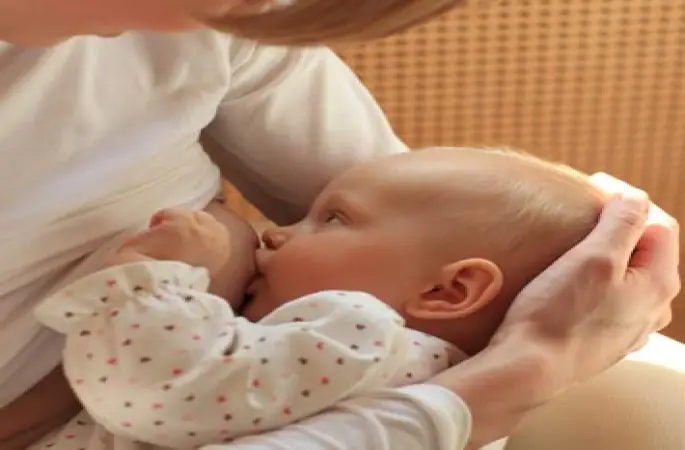 Bebeğini emzir, kanser riskini düşür