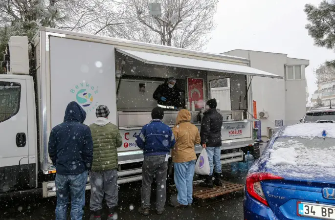 Beykoz Belediyesi’nden Soğuk Kış Günlerinde Sıcak Çorba İkramı Devam Ediyor.
