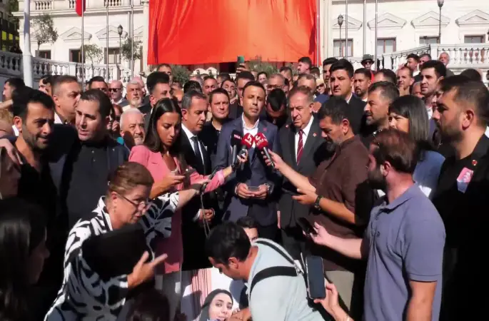 Beyoğlu Belediyesi'nde başkanvekilliğine Sefer Karaahmetoğlu seçildi