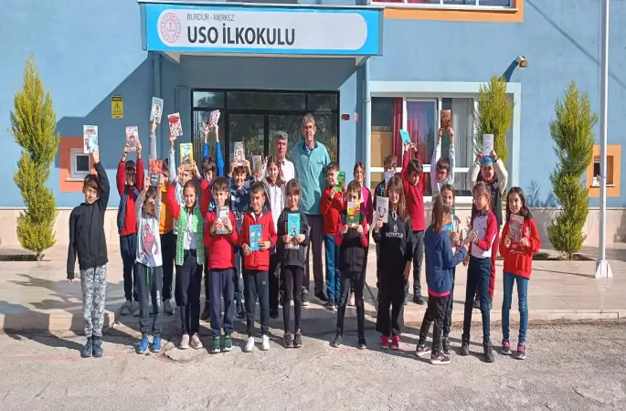 Burdur'lu Şair Hüseyin Yıldız dan Yeni bir Şiir kitabı daha 'Sözüm Olsun Sana' okurlarıyla buluştu.