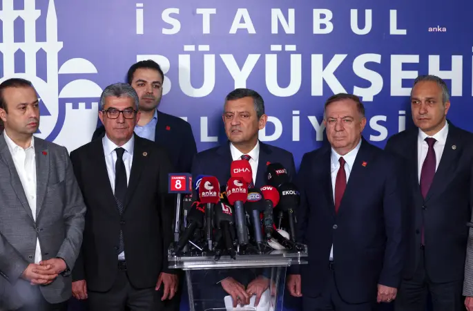 CHP 6 Nisan'da olağanüstü kurultaya gidiyor... Özgür Özel: 'Partiyi olağanüstü kurultaya götürmek suretiyle kayyum girişimlerinin önünü kestiğimizi tüm Türkiye'ye ilan ederiz'' dedi