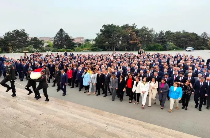 CHP GENEL BAŞKANI ÖZGÜR ÖZEL, ANITKABİR’İ ZİYARET ETTİ