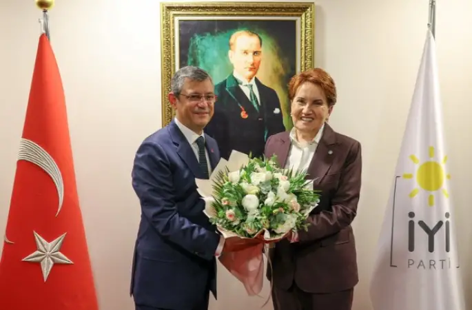 CHP GENEL BAŞKANI ÖZGÜR ÖZEL, İYİ PARTİ GENEL BAŞKANI MERAL AKŞENER İLE BİR ARAYA GELDİ