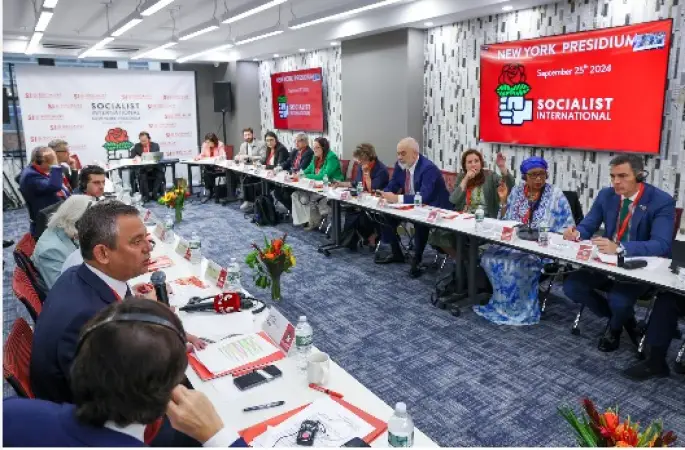 CHP GENEL Başkanı Sn.Özgür Özel, New York’ta... “Sosyalist Enternasyonal’ın bir sonraki toplantısı ciddiyetimizi tüm dünyaya ilan etmek üzere Ramallah’ta yapılmalıdır”