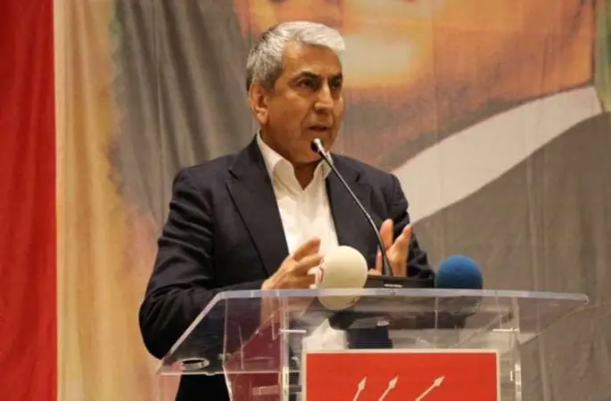 CHP İstanbul İl Kongresi'nde İl Başkan Adayı Cemal Canpolat bildirge yayımladı