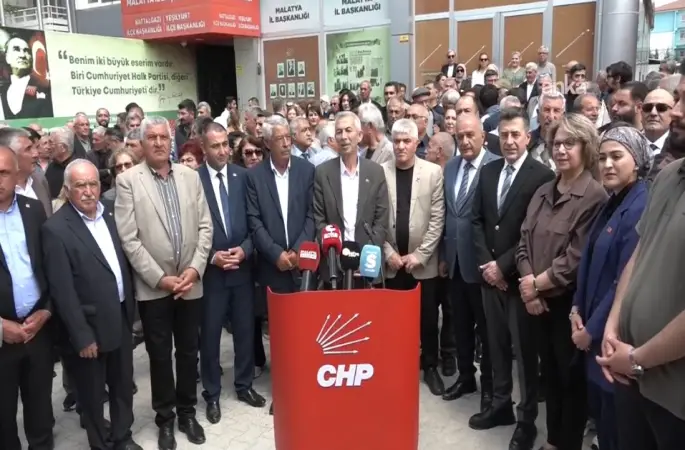 CHP Malatya İl Örgütü'nden  Chp Malatya Miletvekili Veli AĞBABA ya tam desdek Geldi
