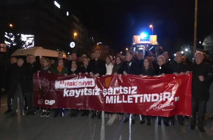 CHP Milletvekilleri, TBMM’den Birinci Meclis’e yürüdü... Ali Mahir Başarır: "Tayyip Erdoğan konuşanlardan, yürüyenlerden korkuyor. Onu korkutmaya devam edeceğiz"dedi