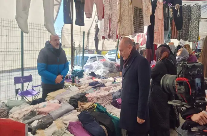 CHP PENDİK BELEDİYE BAŞKAN ADAYI BALYALI, PENDİK PAZARINDA ESNAF VE VATANDAŞLARLA KONUŞTU