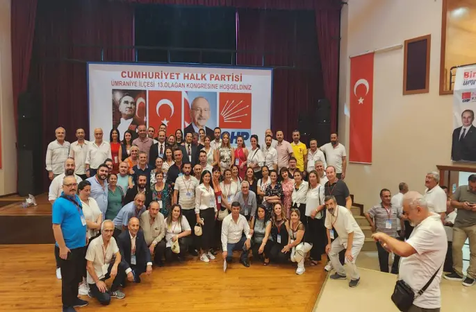 CHP Ümraniye 13. olağan Kongresinde İki adayın yarıştığı ve   386 oyun Kullanıldığı   Kongrede Delegeler  Hakan KIZILELMA dedi.