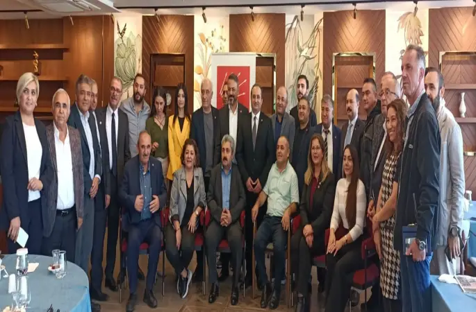 CHP ÜMRANİYE İLÇE BAŞKANLIĞI 21 EKİM GAZETECİLER GÜNÜ NEDENİ İLE BİR KAHVALTI DÜZENLEYEREK KUTLADI