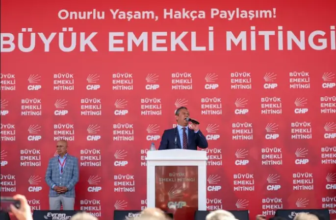 CHP'den 'Büyük Emekli Mitingi'... Özgür Özel, Mehmet Şimşek'e seslendi