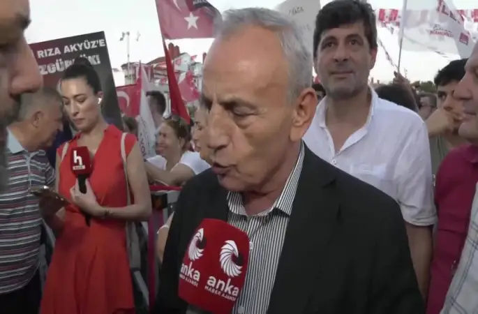 CHP'nin Bakırköy mitinginde belediye başkanlarından ortak mesaj: Hukuk, adalet ve özgürlük için mücadeleye devam dediler..