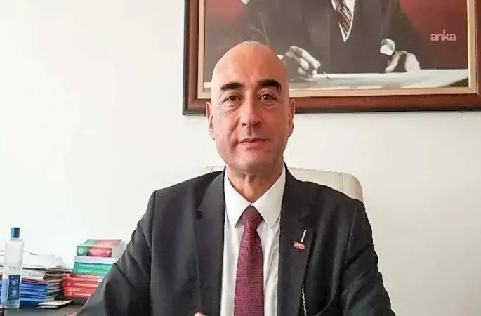 CHP'nin YSK Temsilcisi Yakupoğlu: "CHP İstanbul il yönetiminin mahkeme kararıyla görevden uzaklaştırılması görev gasbıdır" dedi