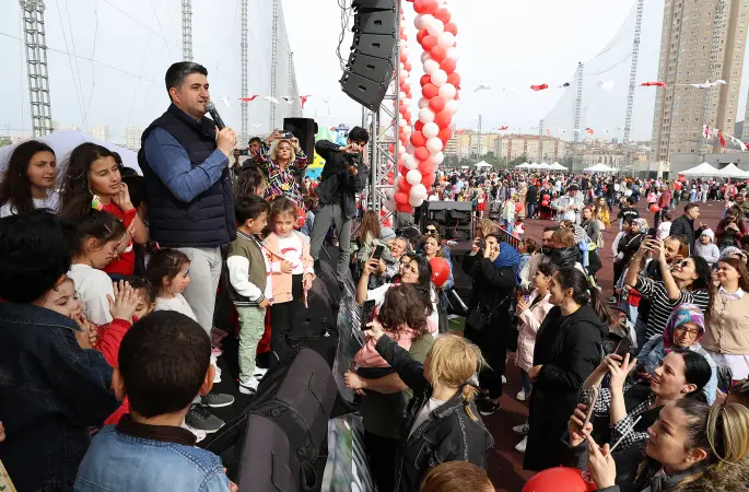 ÇOCUKLAR ATAŞEHİR’DE DOYASIYA EĞLENDİKLERİ BİR BAYRAM YAŞADILAR