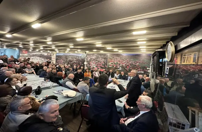 Beykoz’ Paşabahçe de  Mesudiye Yeşilce Yeşilyurt derneğinde hemşerileri ile buluşan DP Genel Başkan Yardımcısı ve CHP İstanbul Milletvekili 1. Bölge 9. Sıra Adayı Cemal Enginyurt