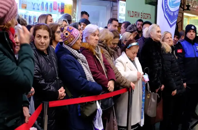 Eskişehir Büyükşehir Belediye Başkanı Ünlüce: "Emek Kafe Eskişehir’in hafızasına ve emeklilere saygı duruşudur" dedi