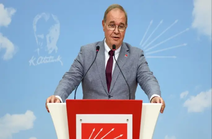 Faik Öztrak: Partimizin Genel Başkanı ve Merkez Yönetim Kurulu, 100 Yıllık CHP Gemisini Limana Hasarsız Yanaştırmaya Kararlıdır.