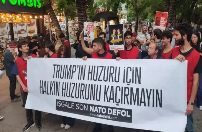 Gençlerden Trump mizansenli NATO tepkisi: Önlemler işgalci olduklarının kanıtı
