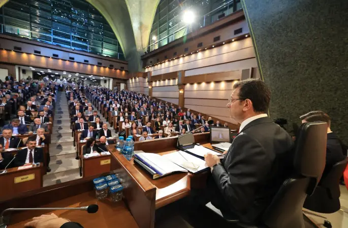 İBB MECLİSİ 9. DÖNEM İLK OTURUMU İMAMOĞLU TARAFINDAN AÇILDI