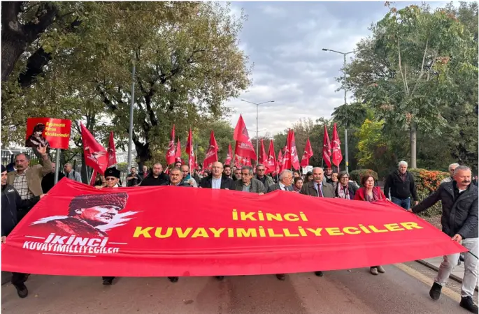 "İkinci Kuvayımilliyeciler", Birinci Meclis'ten Anıtkabir'e yürüdü