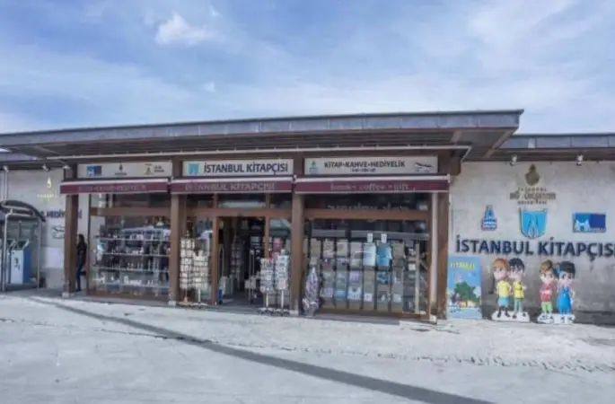 İstanbul Kitapçısı Kadıköy Şubesi'ndeki açık hava sinema keyfi izleyicilerden tam not aldı