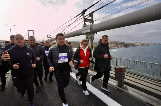 İstanbul Maratonu'nda 4 bin 156 kişinin bitiriş çizgisini görerek tüm zamanların rekorunun kırıldı.