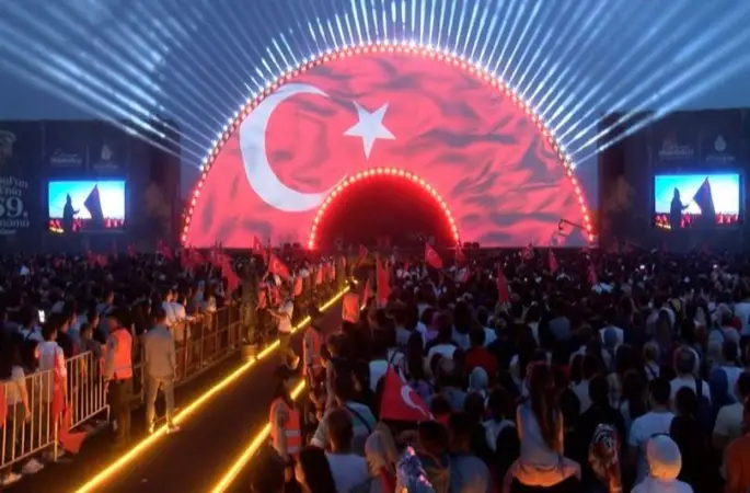İstanbul'un Fethi'nin 570. yılı Maltepe'de kutlandı  İstanbul'dan mesajı verdi: "Yolda olmak, yol almak bir tercihtir. Ben zaten yoldayım"