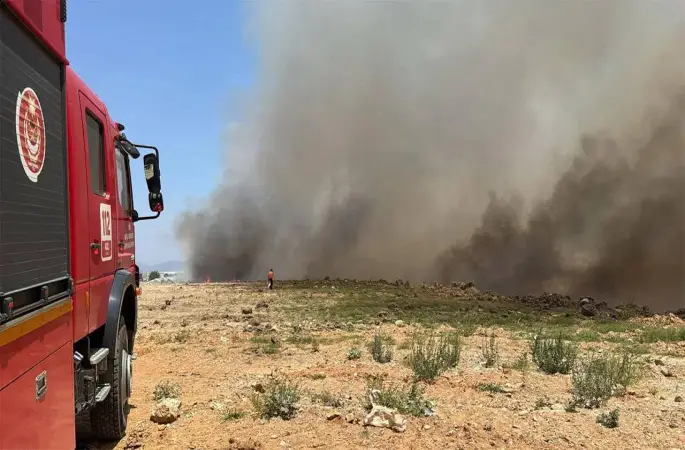 İzmir İtfaiyesi son 48 saatte 220 yangına müdahale etti