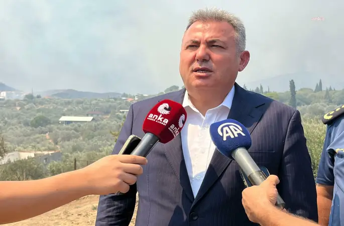 İzmir Valisi Elban, yangın bölgesinde inceleme yaptı: 80 kilometreye yakın bir rüzgarda hava araçları çoğu zaman çalışmakta çok zorlanıyorlar