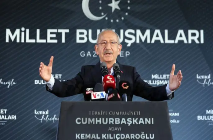 Kılıçdaroğlu el yükseltti: 100 bin öğretmen ataması yapacağız.
