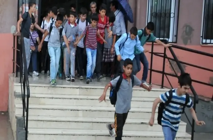 MEB resmen duyurdu! Artık 4 gün okul 3 gün tatil dönemi başlıyor..