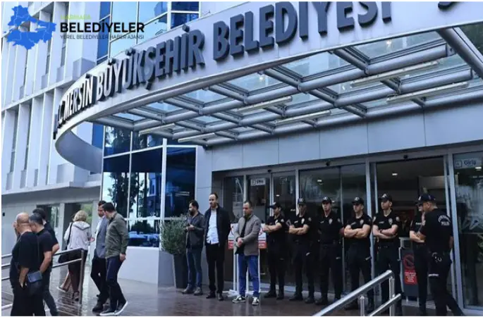 Mersin Büyükşehir Belediye Başkanı Vahap Seçer e Gözaltı Demokrasiye darbe gündeme perde mi