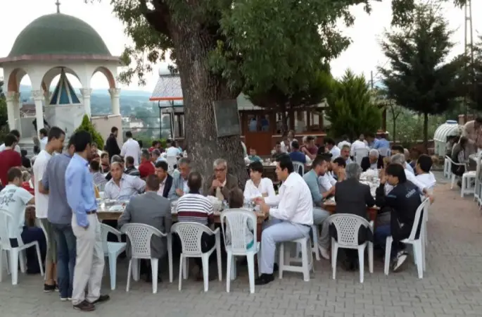 MHP ÇEKMEKÖY İFTAR PROGRAMINI KOÇULLU MAHALLESİNDE  YAPTI