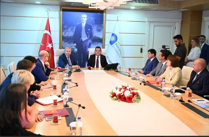 Moskova Hükümet Bakanı Başkan Böcek'i ziyaret etti   İş birlikleri hakkında görüş alış verişinde bulunuldu