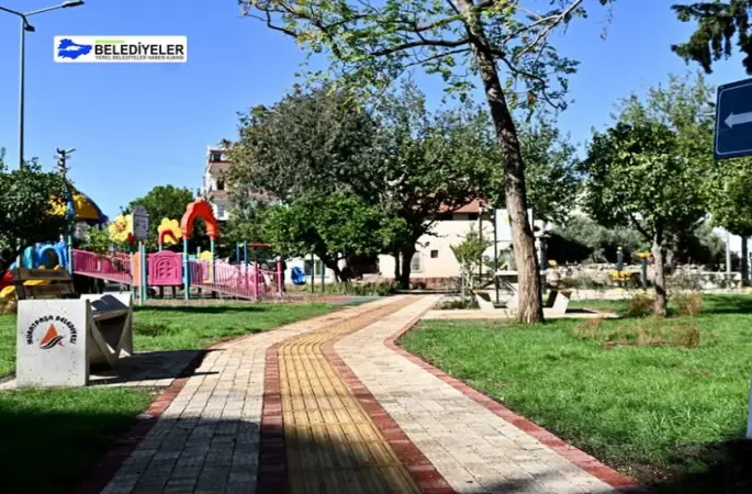 Muratpaşa’da Parklar Baştan Yaratılıyor: Güvenlik ve Konuksever Mahalleleri Yeni Çehresine Kavuşuyor
